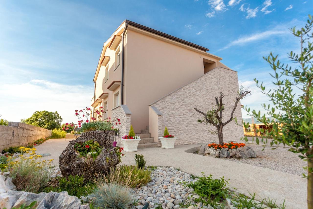 Apartments Didi Omišalj المظهر الخارجي الصورة